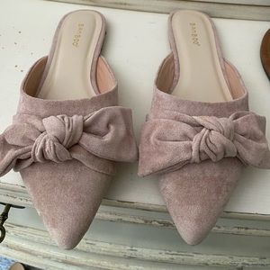 Pink suede Mules with Bow